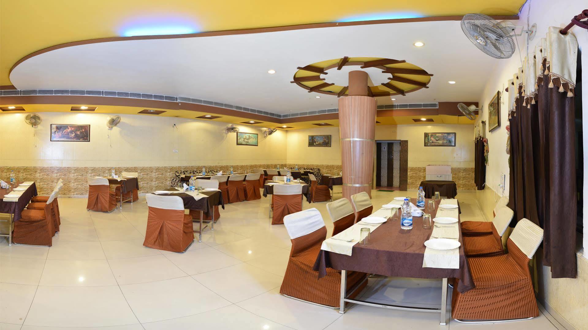 Hotel Hk Continental Αμριτσάρ Εξωτερικό φωτογραφία